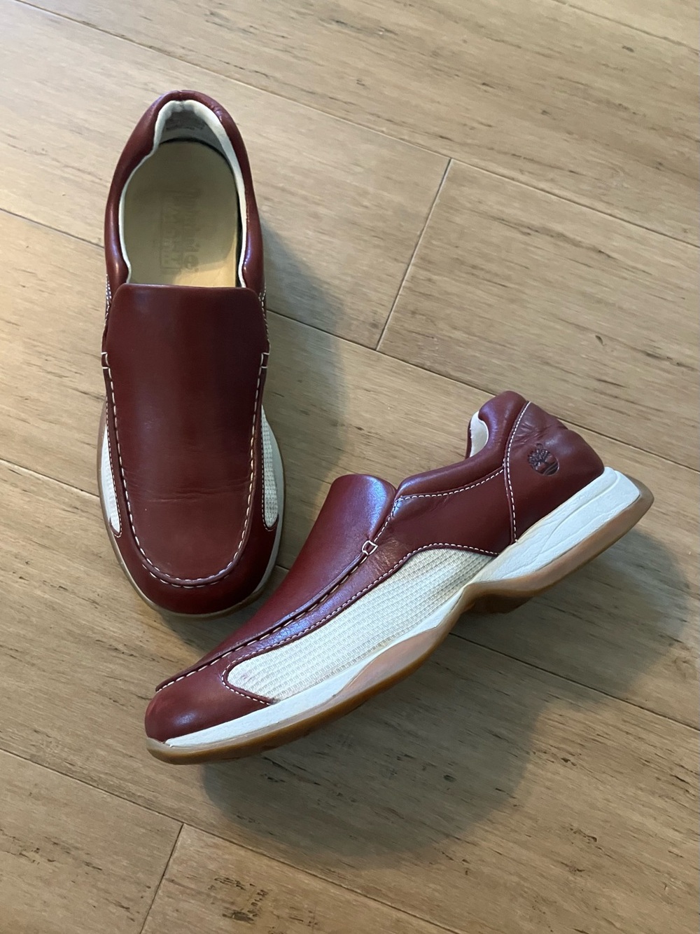 Timberland leather upper/insole red-white women’s slide loafers. Size 7